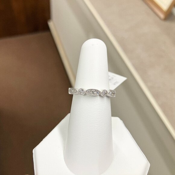 Natural Diamond White Gold Women's Diamond Wedding Ring - Picture 3 of 6